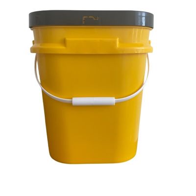 Un seau en plastique carré 5L-20L avec imprimante personnalisée et matériau en polypropylène