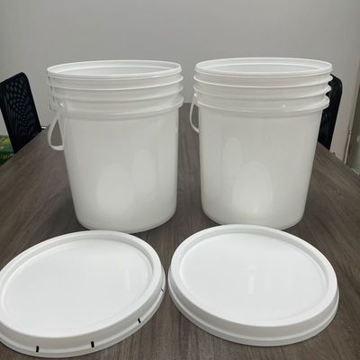 Bouteille en plastique avec couvercle et poignée Transfert de chaleur