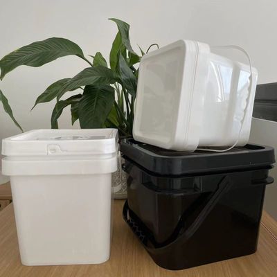Personnaliser le contenant alimentaire en seau en plastique carré de 4L avec couleur bleue et motif imprimé