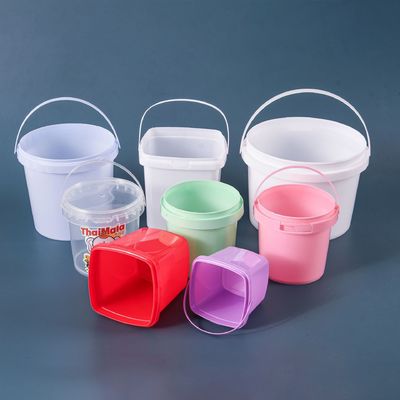 Personnaliser 1L 2L 3L 4L 5L bouteilles rondes en plastique avec couvercles et poignées pour le stockage des aliments