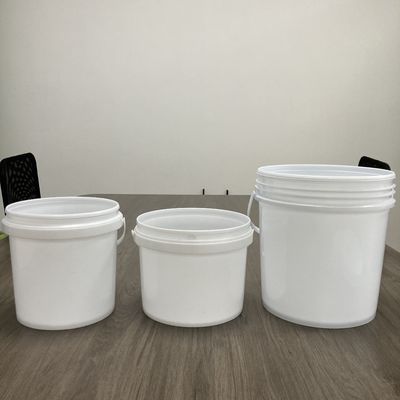 Entreposage sécurisé de nourriture pour animaux de compagnie 2 gallons 8L seau en plastique blanc avec couvercle et joint anti-altération