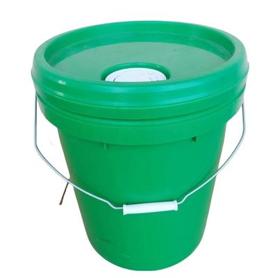 Un seau en plastique rond blanc de 20L à 5 gallons avec couvercle à sérigraphie/transfert thermique/IML