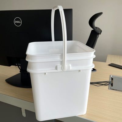 3L 4L 10L PP Bouteilles carrées en plastique avec couvercle pour la personnalisation de qualité alimentaire personnalisée