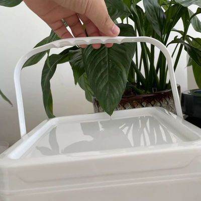 Seau carré avec couvercle et poignée pour contenant alimentaire en plastique