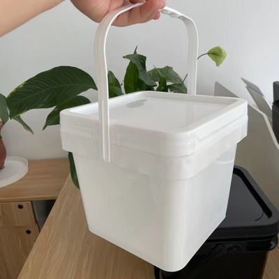 Seau carré avec couvercle et poignée pour contenant alimentaire en plastique