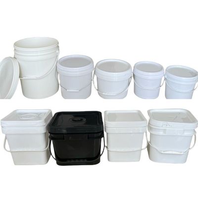 Un seau en plastique de 20 litres avec un couvercle à buse facile à ouvrir