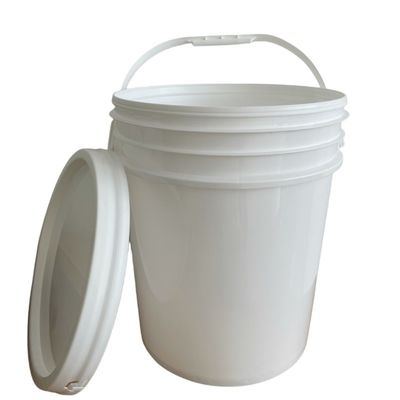 Des seaux de peinture en plastique de 20 litres avec une conception facile à ouvrir et des poignées robustes