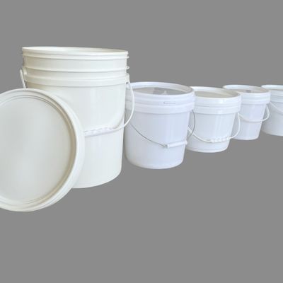 10L 12L 16L 18L 20L 25L Bouteille en plastique rectangulaire de couleur blanche avec couvercle de Qingdao