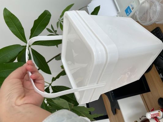 Bouteille ronde ou carrée Personnaliser un seau en plastique carré de 3L avec un couvercle facile à ouvrir et à fermer