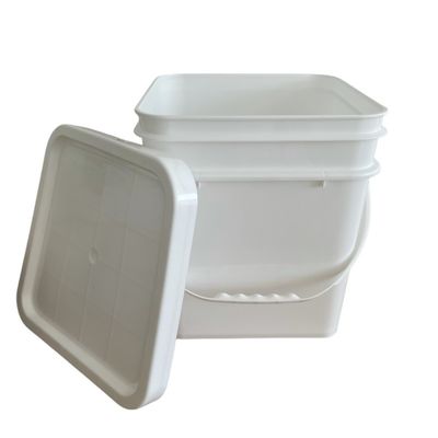 Seau en plastique carré de 8L 10L 15L avec couvercle ouvert et fermé facilement