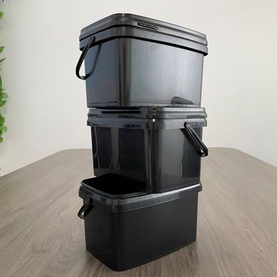 Seau en plastique carré de 8L 10L 15L avec couvercle ouvert et fermé facilement