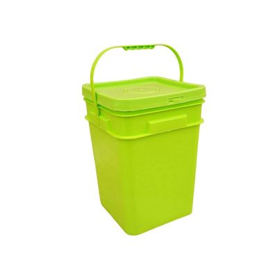 Bouteille en plastique en PP de couleurs carrées avec couvercle ouvert et fermé facilement