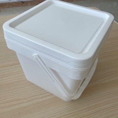5 gallons 6 gallons 7 gallons Bouteilles en plastique carré avec poignée de polypropylène de qualité alimentaire