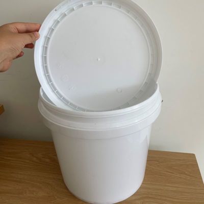 Outil personnalisé 2L 5L 8L 10L 20L 25L 5 gallons seau en plastique avec couvercle et poignée durable