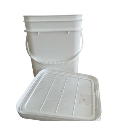 Accessoires inclus Bouteilles Couvercle et poignée pour 4 gallons de seau en plastique