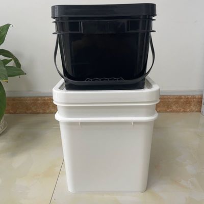 Bouteille en plastique carré 5L 6L 8L 10L avec logo de couleur personnalisée et facile à ouvrir