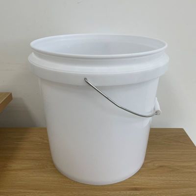Commande de seau en plastique avec poignée de seau en plastique époxy certifié GAP/ISO/FDA