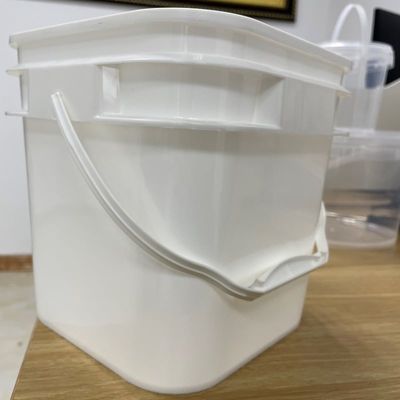 1Gallon 2Gallon 4Gallon 5Gallon Bouteille en plastique en PP carré avec couvercle