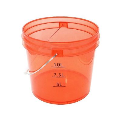 Un seau en plastique de 3 gallons avec un logo