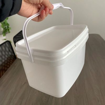 Bouteille carrée en plastique 4L 5L 6L 8L 10L pour le transport de boissons