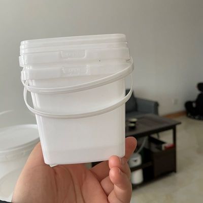 Personnaliser le conteneur clair de seau carré avec le couvercle et la poignée de seau