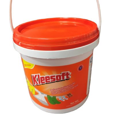 Un seau en plastique de 1 gallon facile à ouvrir pour un stockage pratique et organisé