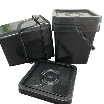 Un seau en plastique carré de 5 litres personnalisable et recyclable pour l'emballage des semences