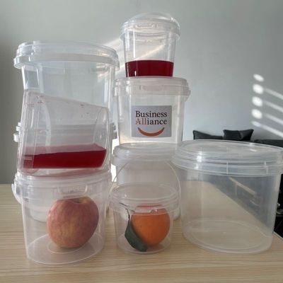Contenant carré transparent en bouteille en plastique sans danger pour les aliments d'une épaisseur de 1,0 à 2,5 mm