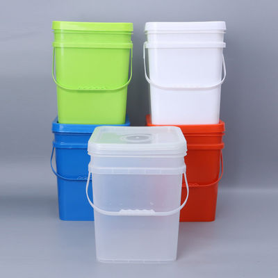 Contenant en plastique recyclé carré avec couvercle à godet Impression polyvalente et design durable