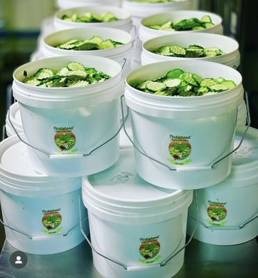 Fourniture 5L 10L 15L 16L 18L 20L Seau en plastique rond Seau en plastique avec couvercle et abordable