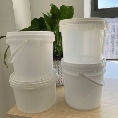 Seau en plastique chimique de 4 litres avec couvercle et poignée