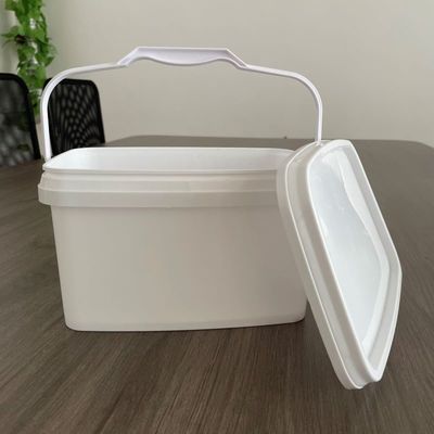 Un seau carré 3L imprimé sur mesure avec une capacité de 5 kg et un matériau en plastique durable