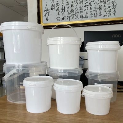 Bouteille en plastique en polypropylène de différentes tailles avec poignée et étanche à l'air