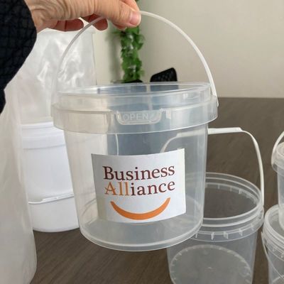 Seau de fromage en plastique transparent avec couvercle et poignée 2 litres Capacité 1,0-2,5 MM Épaisseur