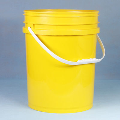 Un seau transparent de 5 gallons pour la peinture comprend les accessoires, couvercle et poignée inclus.