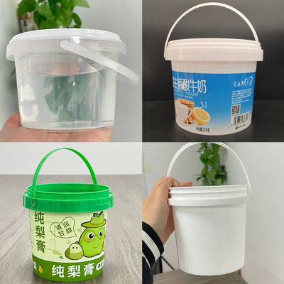 Chine Bouteille en plastique usine de fourniture de mini contenant en plastique transparent